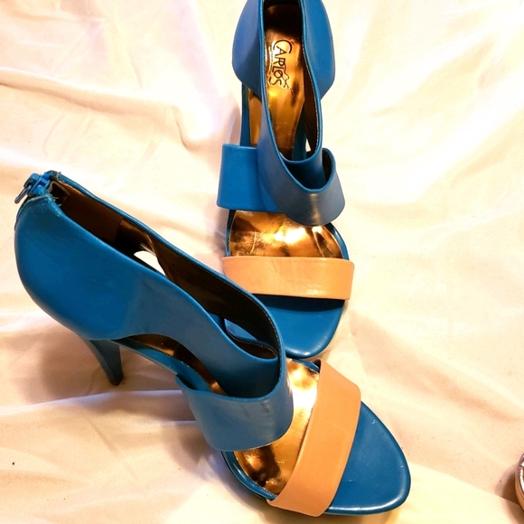 Women's Heels - Picture 2 of 5